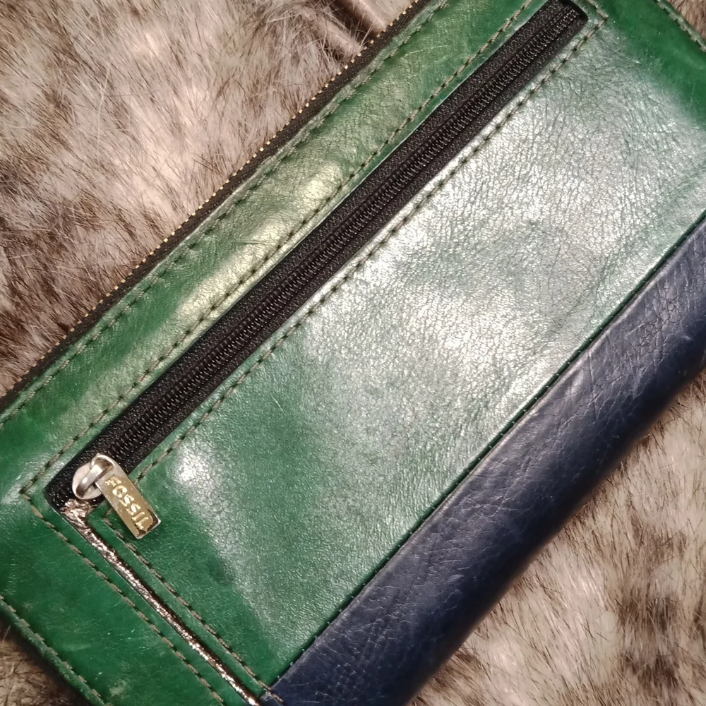 Fossil wallet